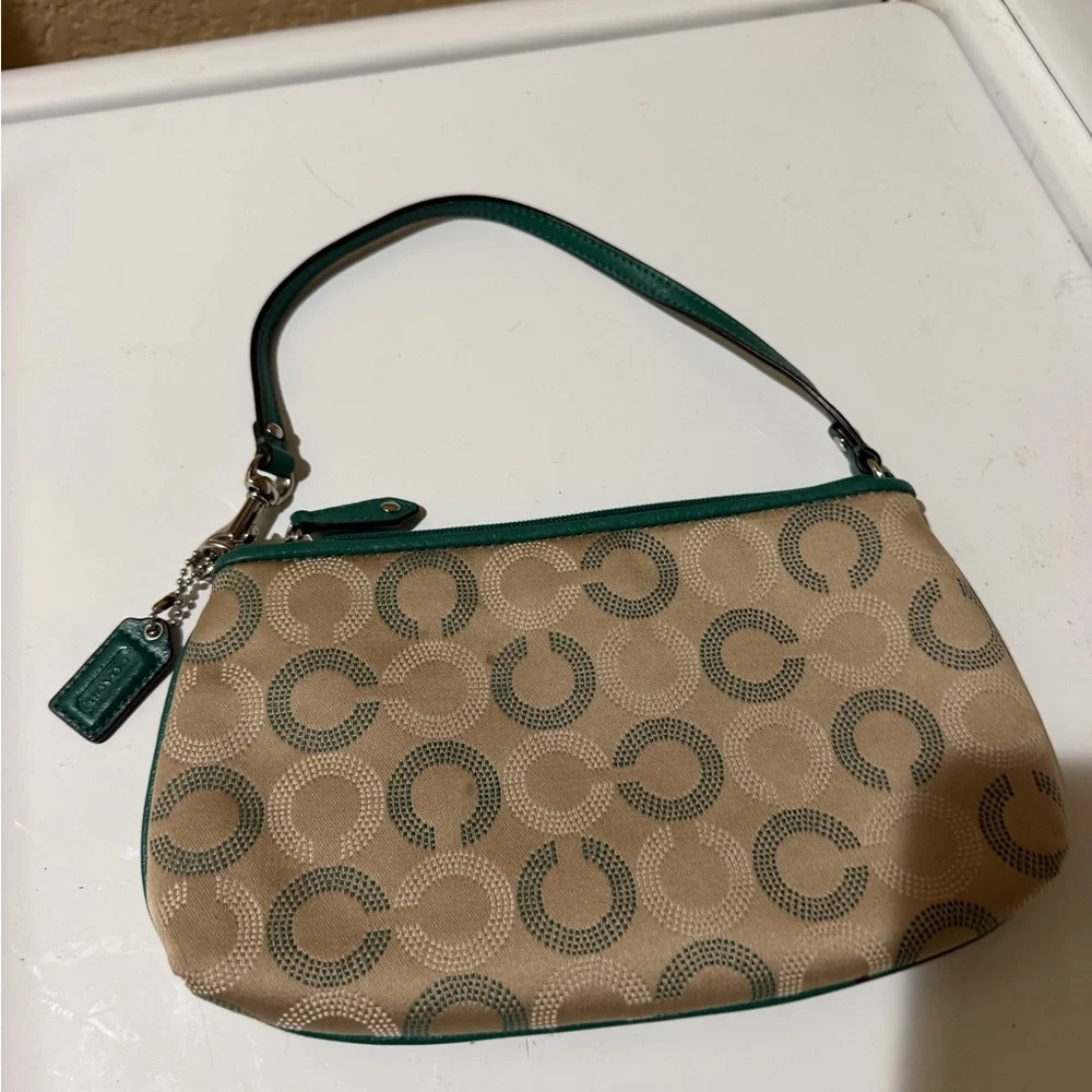 Coach wristlet beige